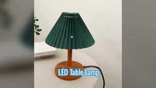 Port ładowania USB-C Lampka nocna na stolik nocny z drewnianą podstawą i żarówką LED Możliwość przyciemniania Klosz z tkaniny lnianej Nowoczesny