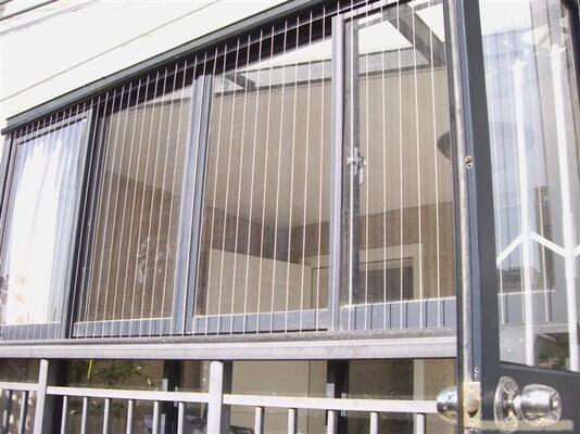 Aluminiowy rozmiar 6m Zestaw stała niewidzialna siatka Gęstość drutu 2,0 mm Silna siatka ochronna dla okien balkonów i drzwi