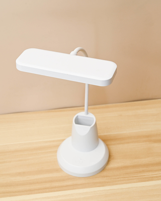 Lampa stołowa z układem dotykowym