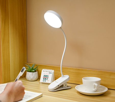 Lampa stołowa do sypialni z trzydziestopową kontrolą jasności dotykową