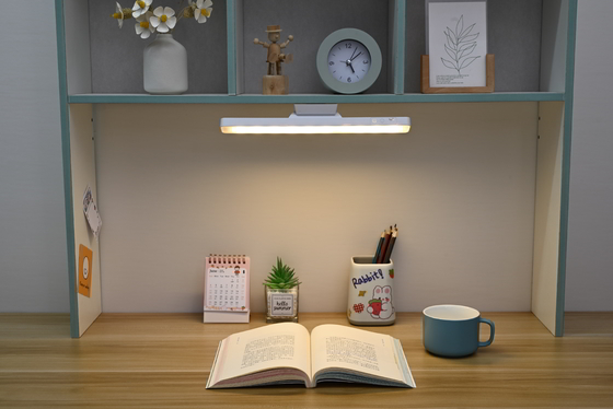 Zgaszająca lampa stołowa LED 5W Touch Control W 3500-6500K Temperatura koloru
