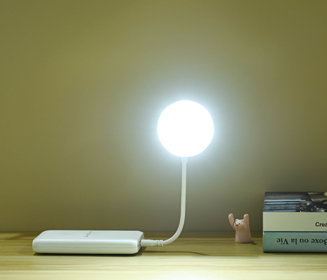 3500-6500K Kolorowa lampa LED do opieki nad oczami USB Ładowalna lampa stołowa z wielostronnym ustawieniem