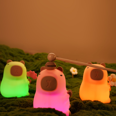 Zabawny kreskówka Capybara Nocne światło 1200mAh Wdrażalne do snu Nocne światło z 7 zmieniającymi się kolorami