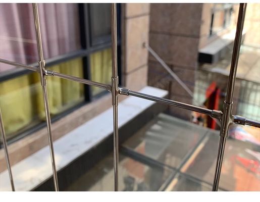 Zastosowalna grilla bezpieczeństwa na balkonie wykonana ze stali konstrukcja drutu 316 klasy i drutu Konstrukcja 316 drutu 3 7 z powłoką teflonową 2,0 mm