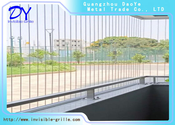 Invisible Safety Grill Niewidzialna bariera ochronna zaprojektowana, aby skutecznie chronić dzieci i zwierzęta domowe, zachowując jednocześnie estetykę