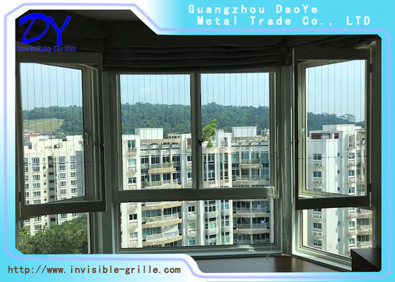 Aluminiowe balustrady balkonowe z ramą prowadzącą 6m Zestaw Precyzyjne balustrady balkonowe zaprojektowane z myślą o łatwym montażu i ochronie
