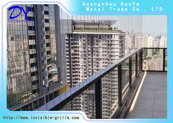 Aluminiowe balustrady balkonowe z ramą prowadzącą 6m Zestaw Precyzyjne balustrady balkonowe zaprojektowane z myślą o łatwym montażu i ochronie
