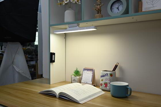 Mocna adsorpcja magnetyczna LED Ochrona oczu Akumulator 800mA Lampa Chłodne światło Zasilanie USB Lampki do nauki