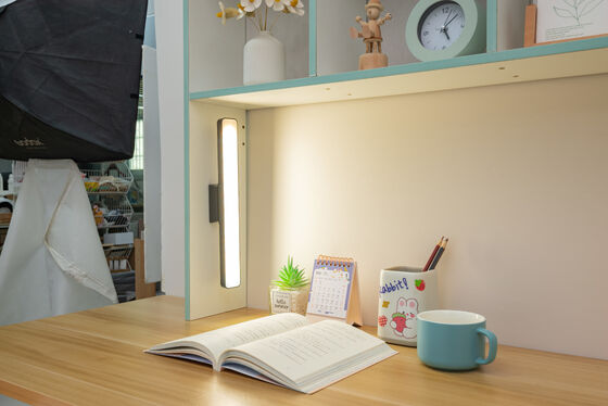 Lampa z przyciąganiem magnetycznym oferująca temperaturę barwową 3000-6500K do szczegółowych zadań inspekcyjnych i zapewnienia jakości