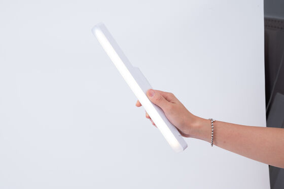 Składana lampka biurkowa Nowoczesny styl Energooszczędna Regulowana jasność Idealna do biura, gabinetu, czytania