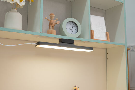 Do 8 godzin czasu pracy Akumulatorowa lampa magnetyczna Napięcie znamionowe 5V 1A Nadaje się do oświetlenia przemysłowego i komercyjnego