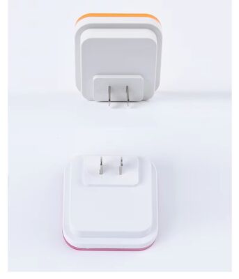 Automatyczne indukcyjne lampki nocne LED Lampka nocna energooszczędna Wielokolorowe światło nocne do sypialni