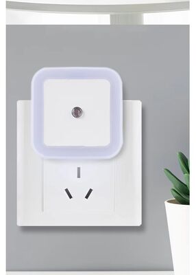 Automatyczne indukcyjne lampki nocne LED Lampka nocna energooszczędna Wielokolorowe światło nocne do sypialni