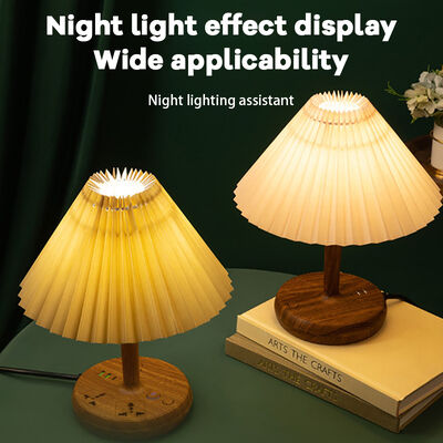 Lampa biurowa z portem ładowania USB